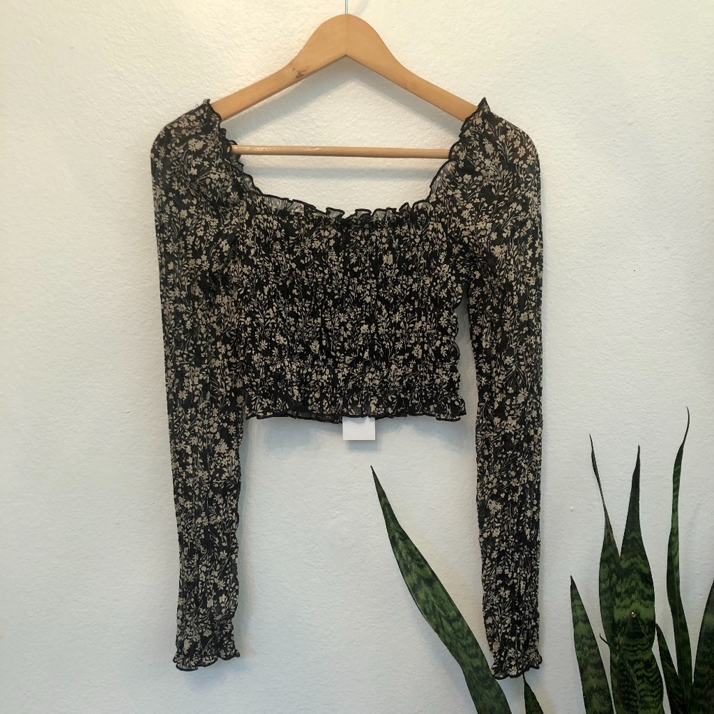 Socialite Smocked Crop Top - Picture 2 of 7